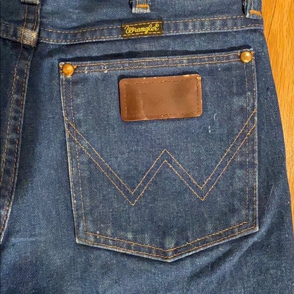 Vintage Distressed high Rise Cowboy Cut Wrangler - Picture 8 of 14